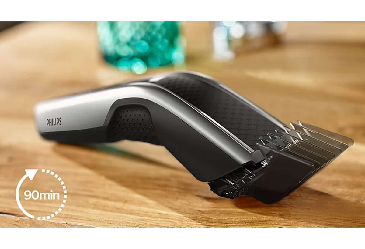 Απεικονίζεται η κουρευτική σε έναν πάγκο τοποθετημένη.